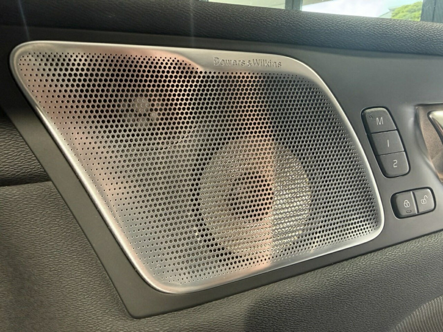 2022 Volvo XC60 UZ Recharge Plug-In Hybrid SUV Image 21