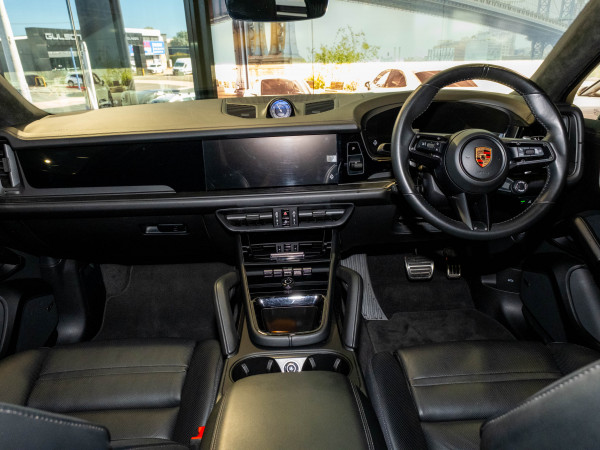 2024 Porsche Cayenne GTS SUV image 10