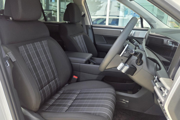 2026 Hyundai Santa Fe MX5.V2 Hybrid SUV Image 7