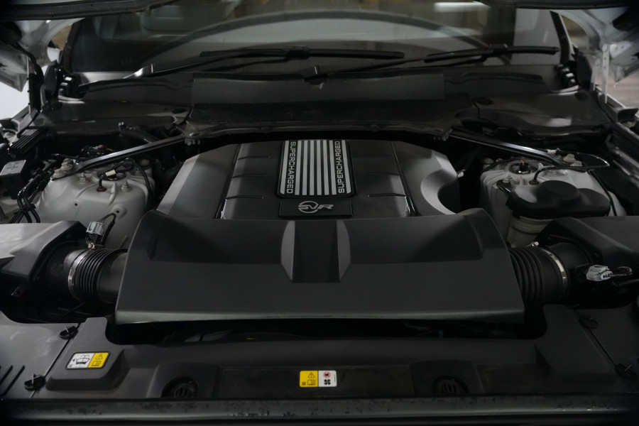 2021 Land Rover Range Rover Sport P575 SVR SUV Image 37