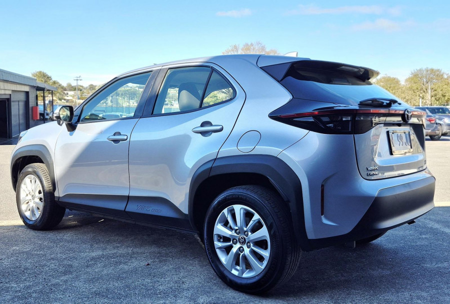 2023 Toyota Yaris Cross MXPB10R GX SUV Image 3