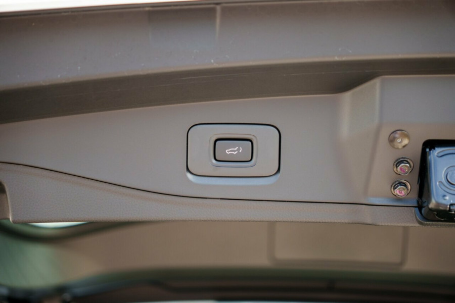 2026 MY25.5 Isuzu MU-X RJ LS-T SUV Image 7