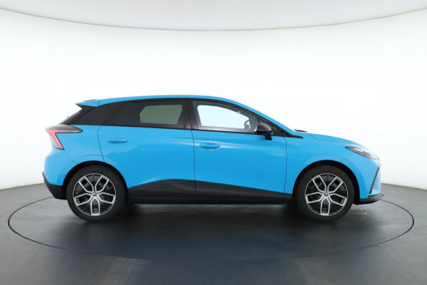 2024 MG MG4 MEH32 Essence 64 Hatch Image 3
