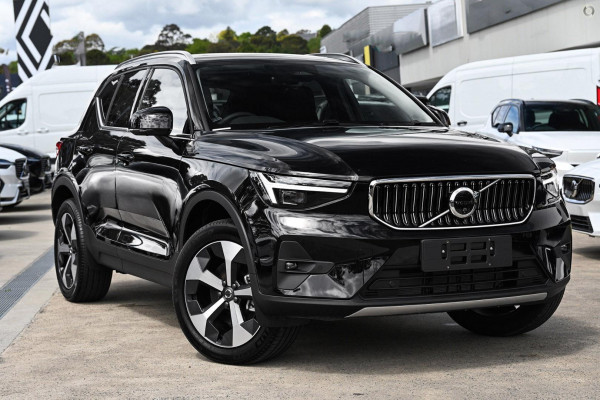 2025 Volvo XC40 XZ Ultra B4 Bright SUV
