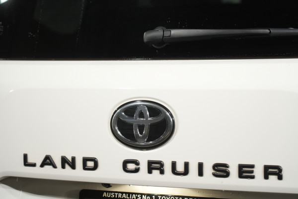 2023 Toyota LandCruiser Lc300 Gr-S (4x4) SUV Image 9