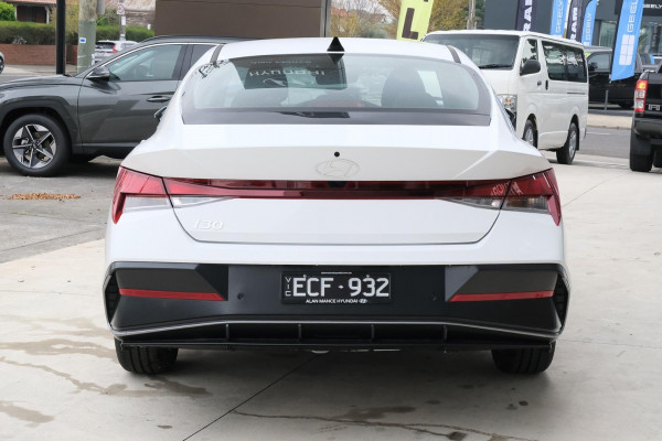 2025 Hyundai i30 CN7.V2  Sedan Image 3