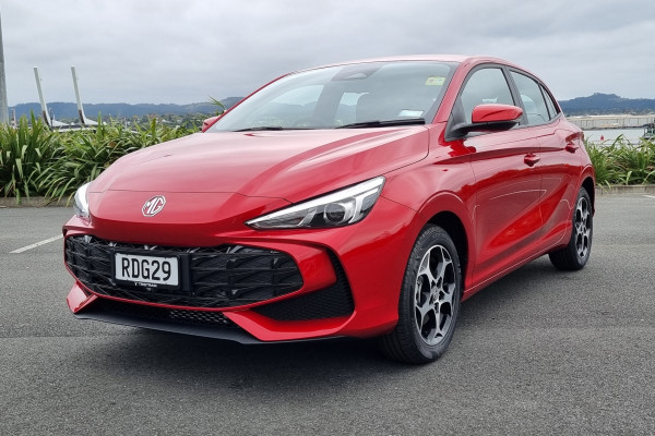2025 MG 3 MG3 1.5petrol/ cvt/ excite Hatch