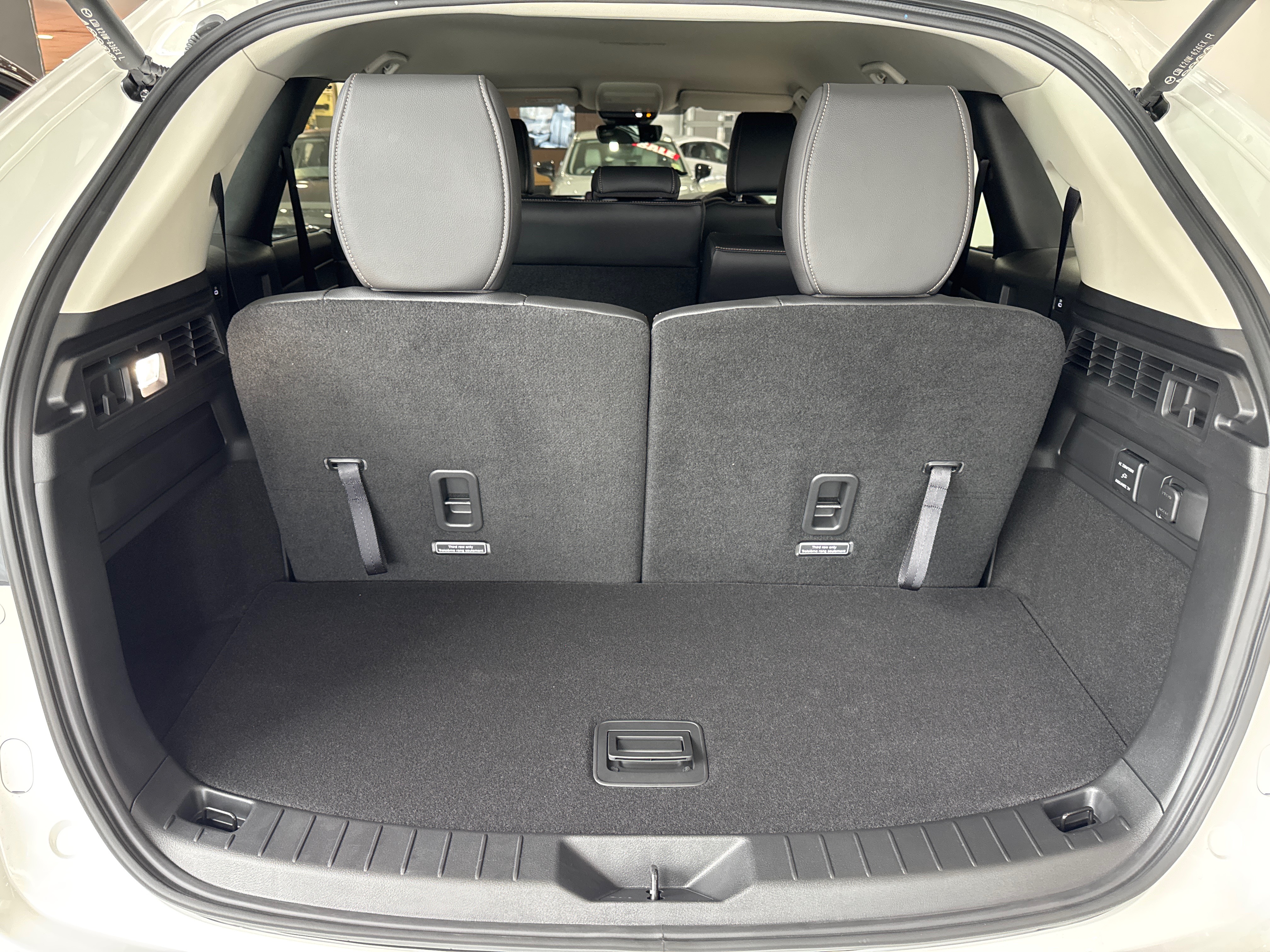 2024 Mazda CX-80 KL G40e Touring SUV Image 18