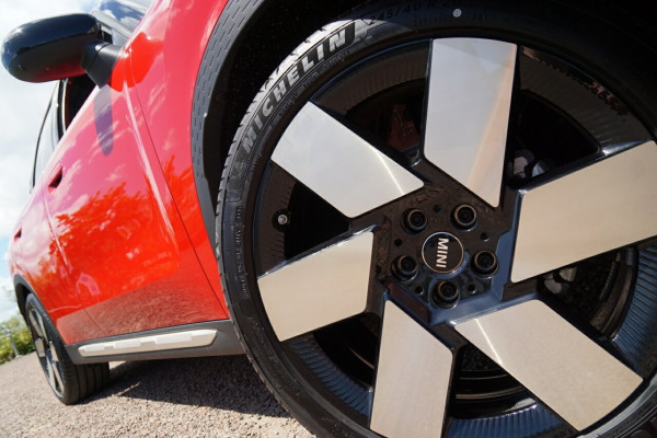 2024 MINI Countryman U25 C Favoured Other