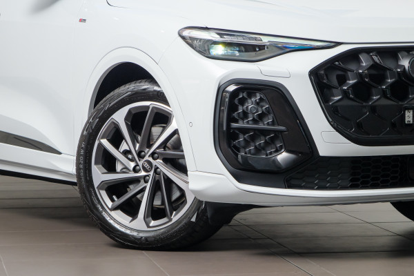 2026 Audi Q5 TFSI Sport SUV image 6