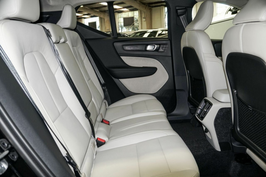 2025 MY26 Volvo XC40 XZ Plus B4 SUV Image 7