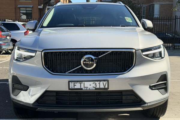 2025 Volvo XC40 XZ Plus B4 SUV Image 5