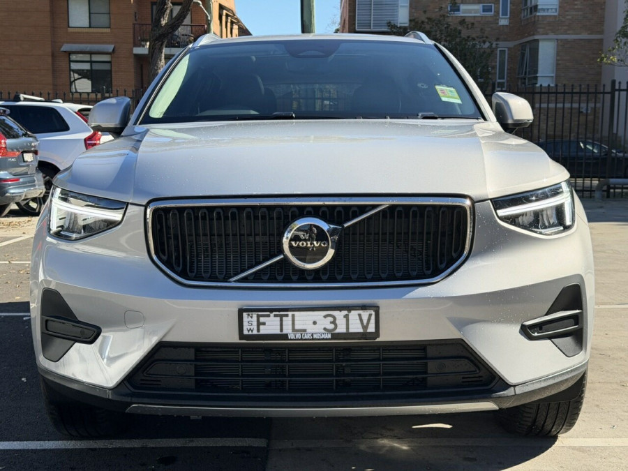2025 Volvo XC40 XZ Plus B4 SUV Image 5