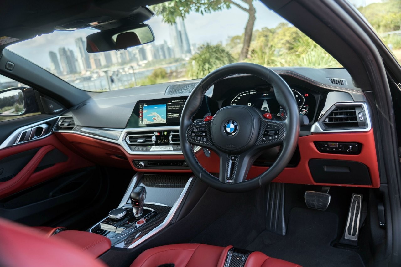 2022 BMW M4 Competition Convertible Image 8