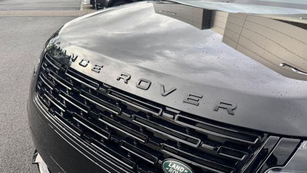 2024 MY25.5 Land Rover Range Rover Velar L560 PHEV P400e Dynamic SE SUV image 5