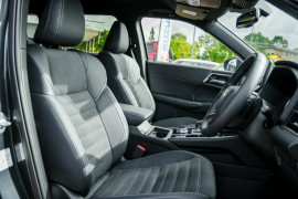 2024 Mitsubishi Outlander ZM Black Edition SUV
