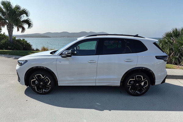2026 Volkswagen Tiguan CT 195TSI R-Line SUV Image 5