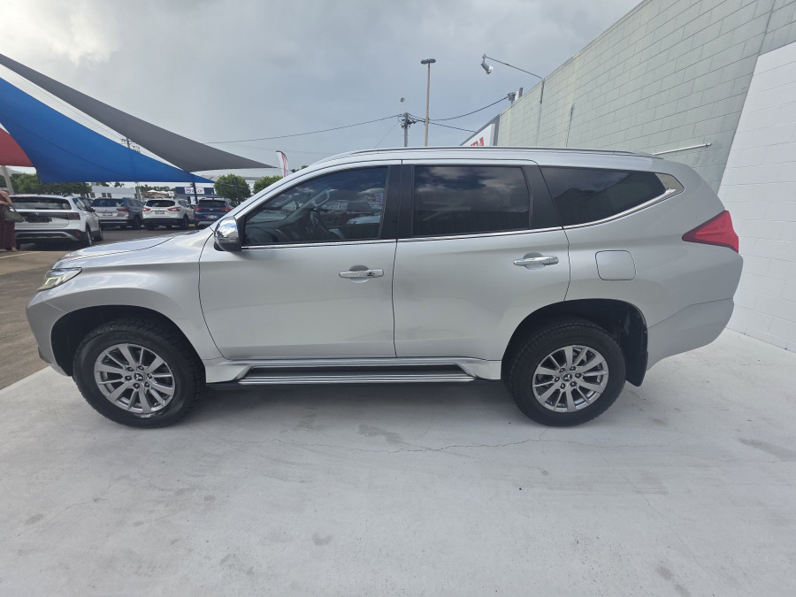 2019 Mitsubishi Pajero Sport QE GLX SUV Image 4