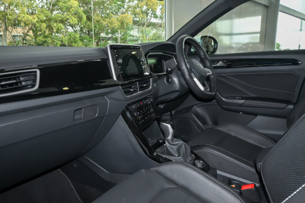 2025 MY26 Volkswagen T-Roc D11 140TSI R-Line SUV image 8