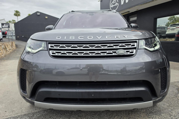 2018 Land Rover Discovery Series 5 HSE Luxury SUV Image 6