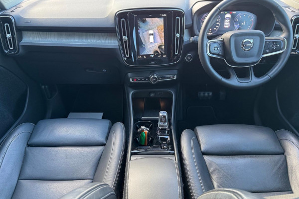 2020 Volvo XC40 XZ T4 Inscription SUV Image 10