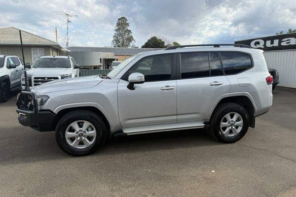 2023 Toyota LandCruiser FJA300R GXL SUV Image 4