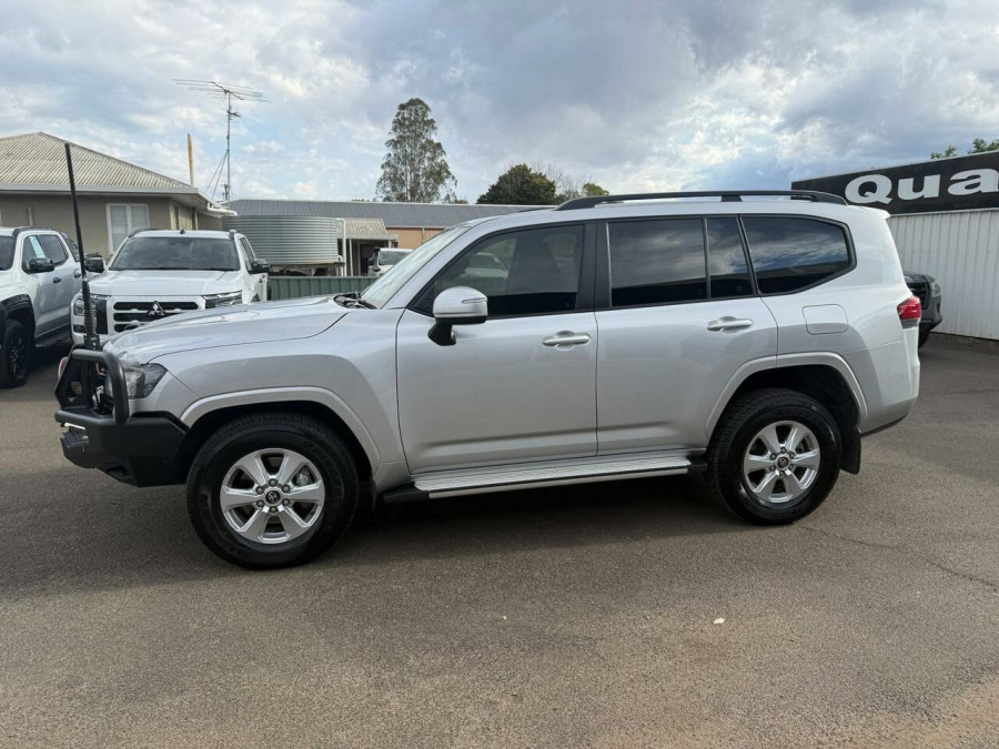 2023 Toyota LandCruiser FJA300R GXL SUV Image 4