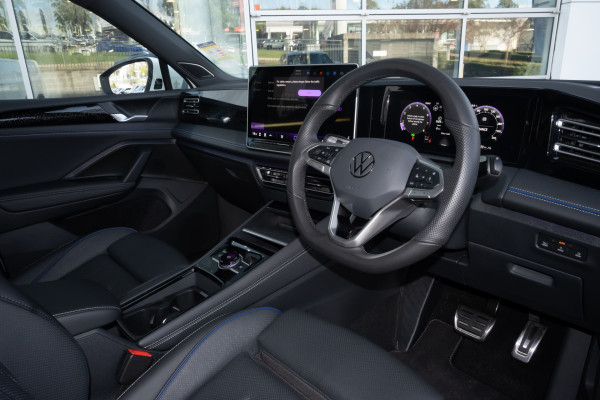 2025 Volkswagen Tiguan CT 195TSI R-Line SUV image 9