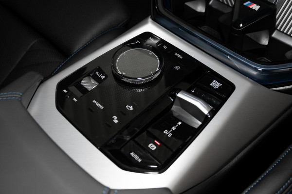 2025 BMW X3 G45 30e xDrive SUV image 13