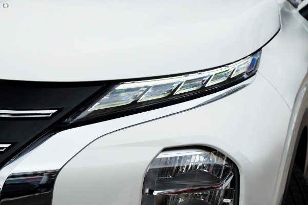 2025 Mitsubishi Outlander ZM LS SUV Image 14