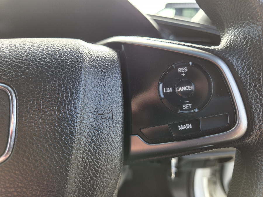 2018 Honda Civic 10th Gen VTi Hatch Image 12