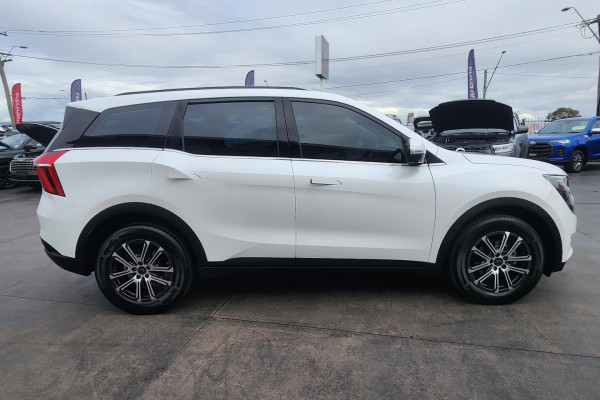 2023 Mahindra XUV700  AX7L SUV Image 2