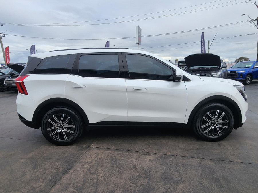 2023 Mahindra XUV700  AX7L SUV Image 2
