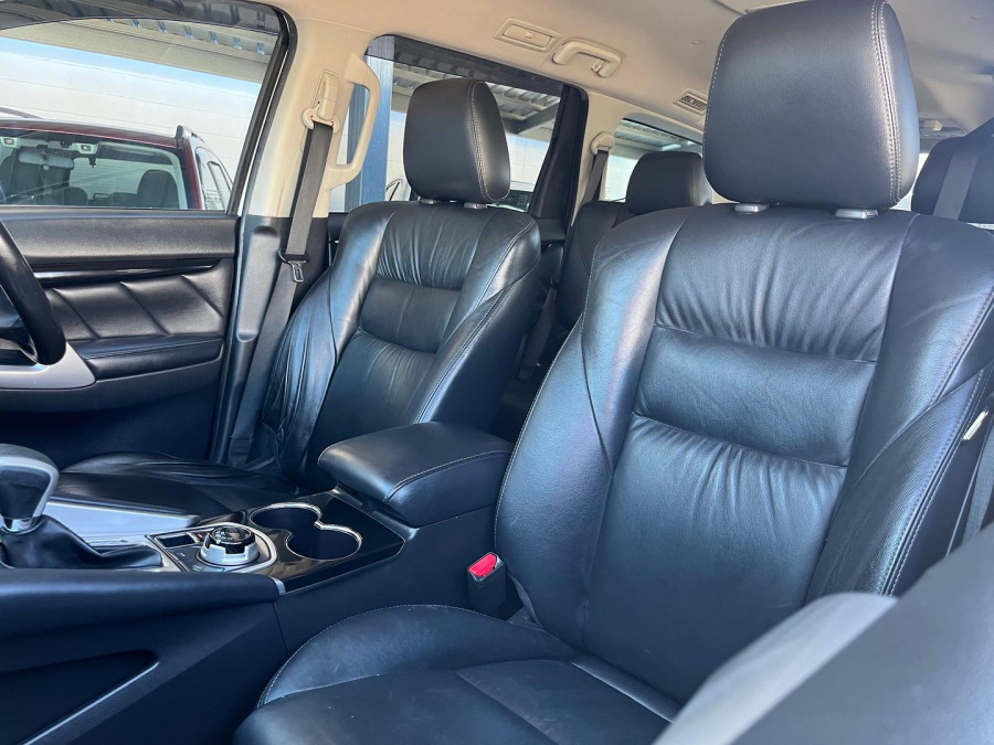 2018 Mitsubishi Pajero Sport QE GLS SUV Image 11