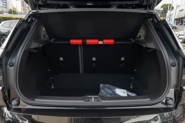2026 Volvo EX30  Single Motor Extended Range Ultra SUV Image 22