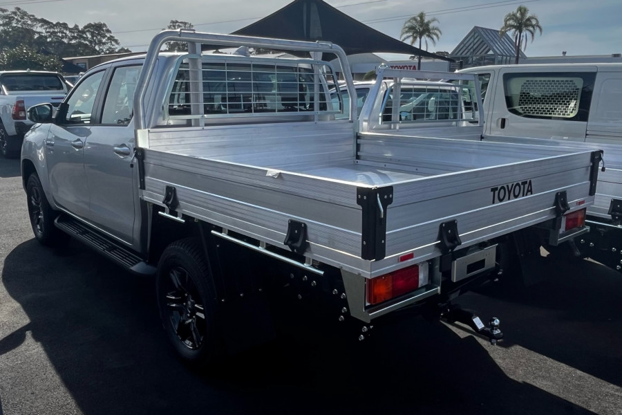 2025 Toyota HiLux GUN126R SR Manual 4x4 Cab Chassis Image 8
