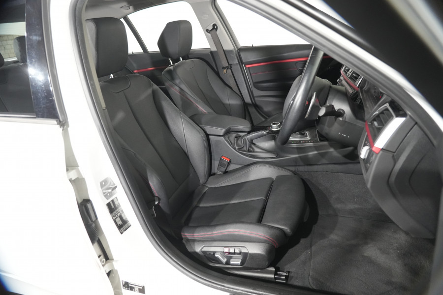 2018 BMW 3 Series 20d Sport Line Sedan Image 27