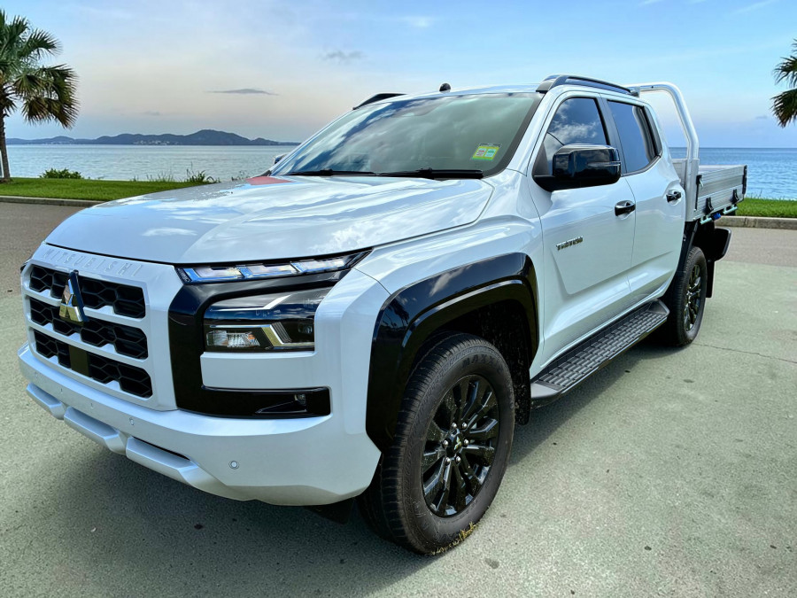 2025 Mitsubishi Triton MV  GSR Cab Chassis Image 3