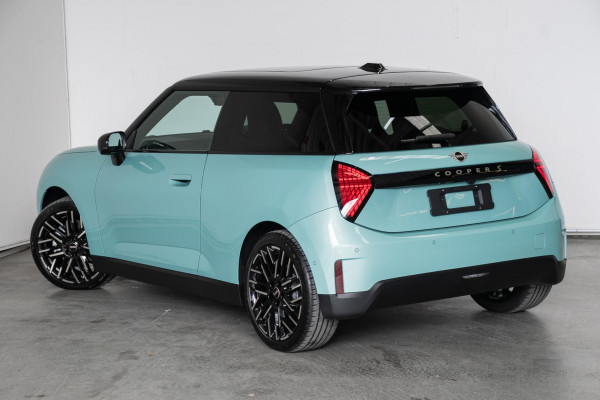 2026 MINI Cooper J01 SE Favoured Hatch