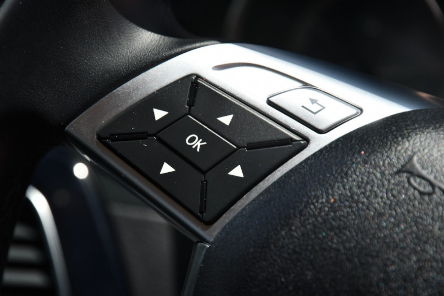 2011 Mercedes-Benz C-class W204 MY11 C200 BlueEFFICIENCY Sedan Image 11