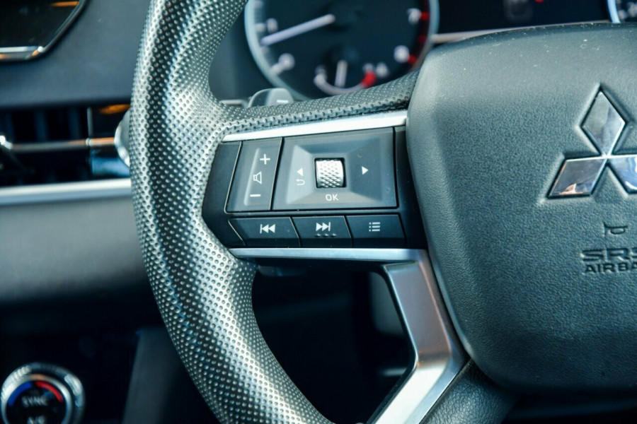 2023 MY24 Mitsubishi Outlander ZM ES SUV Image 9
