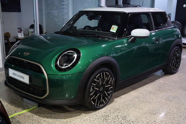 MINI Cooper C Favoured F66