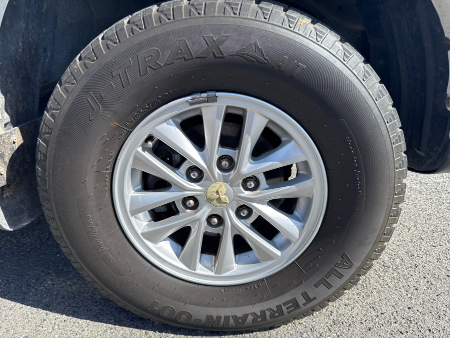 2015 MY14 Mitsubishi Challenger PC Wagon Image 14