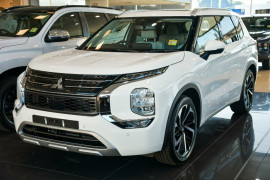 Mitsubishi Outlander Exceed ZM