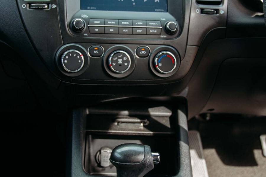 2016 MY17 Kia Cerato YD S Hatch Image 25