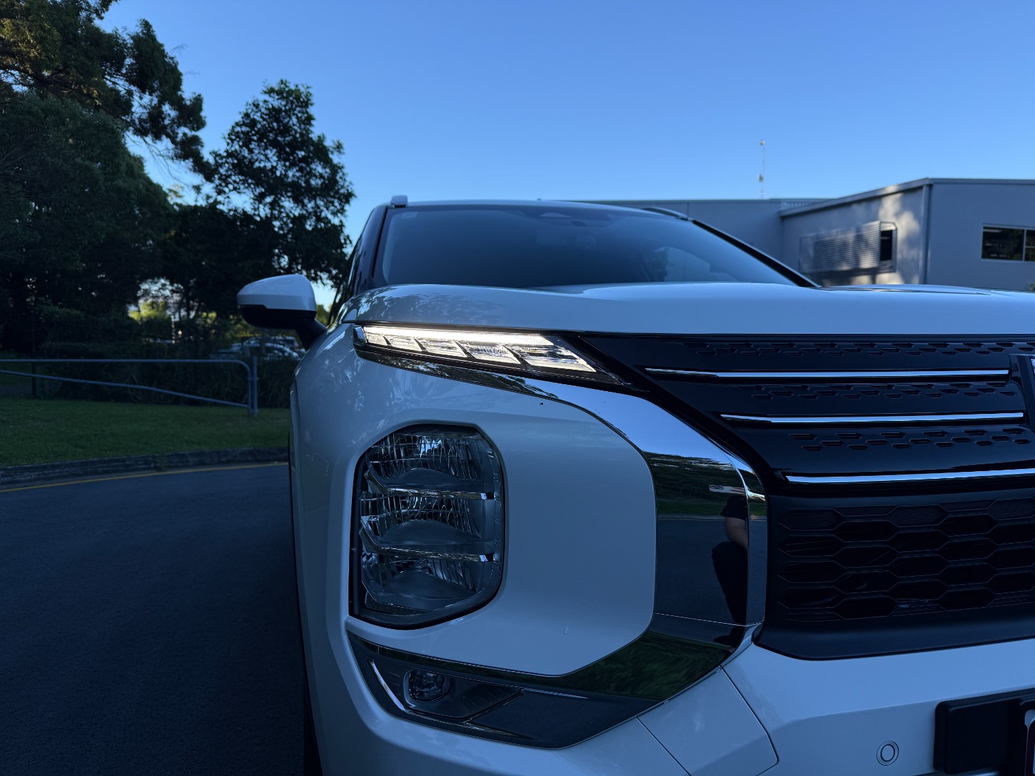 2023 MY24 Mitsubishi Outlander ZM LS SUV Image 15