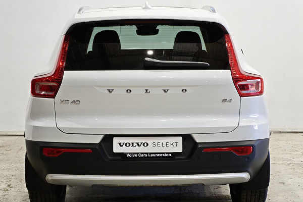 2025 Volvo XC40 XZ Plus B4 SUV Image 4