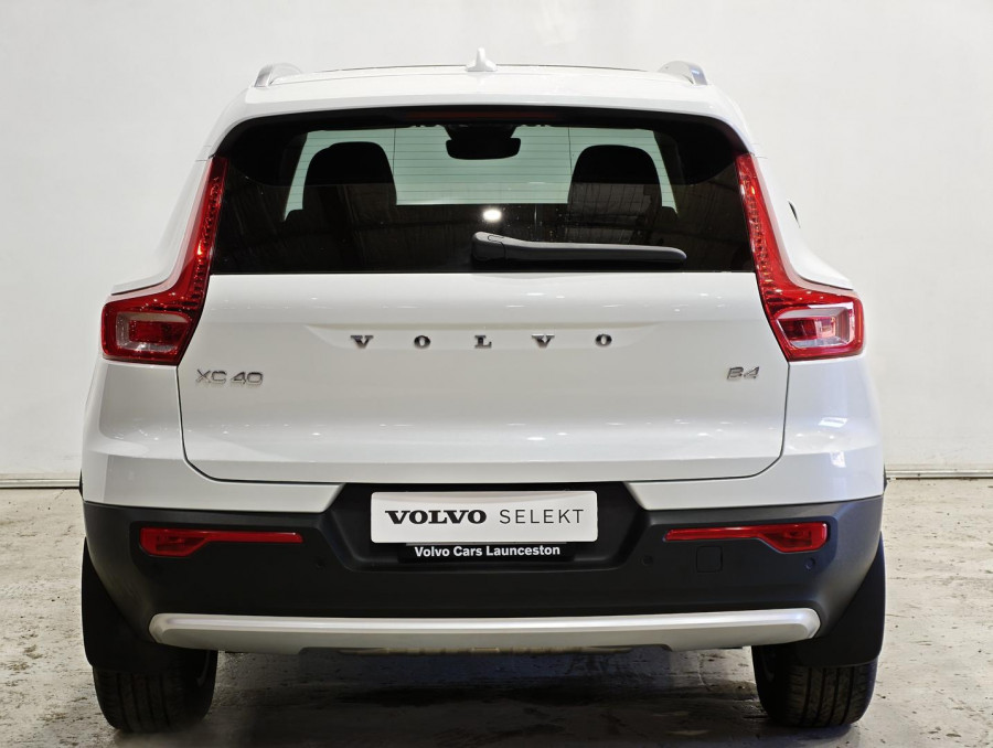 2025 Volvo XC40 XZ Plus B4 SUV Image 4