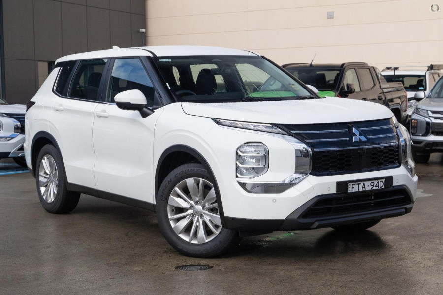 2025 Mitsubishi Outlander ZM ES SUV Image 14
