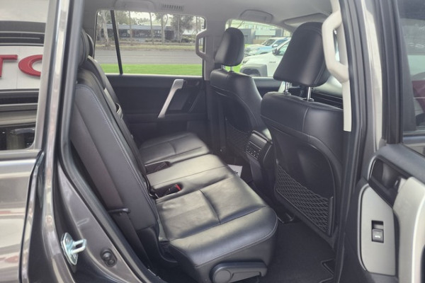 2019 Toyota LandCruiser Prado GDJ150R GXL SUV Image 6